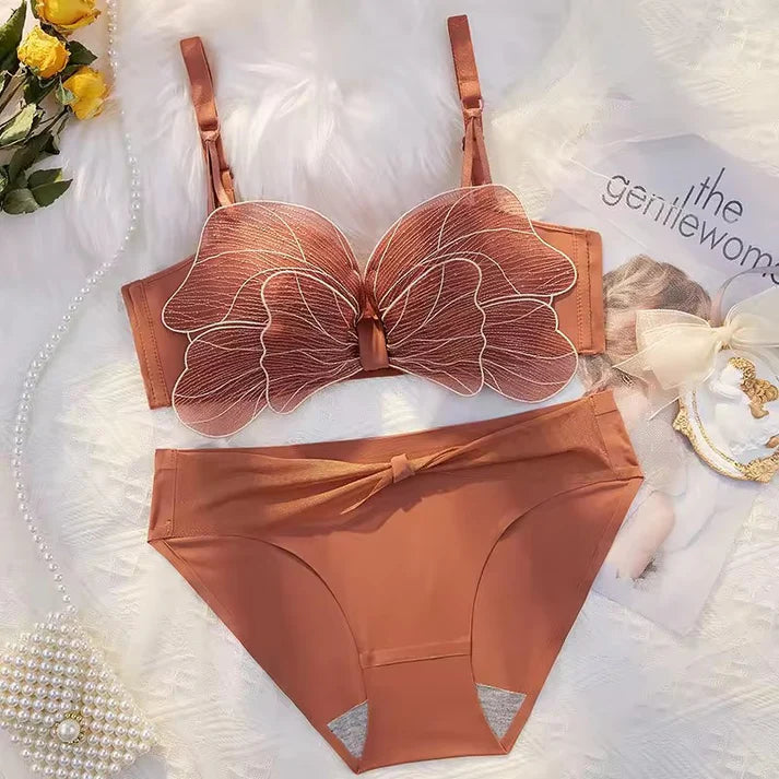 Butterfly Embroidered Adjustable Straps Full Back Bra & Panty